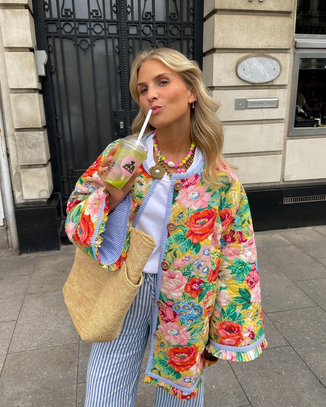 Street-Wave Floral Jacket With Bloom Print For Women Elegant Statement Piece Lightweight