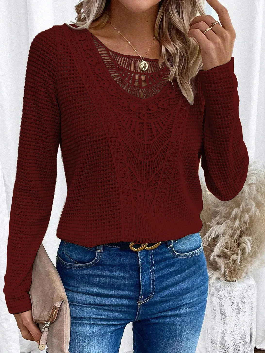 Women's Classic Jumper with Long Sleeves and Knit Design
