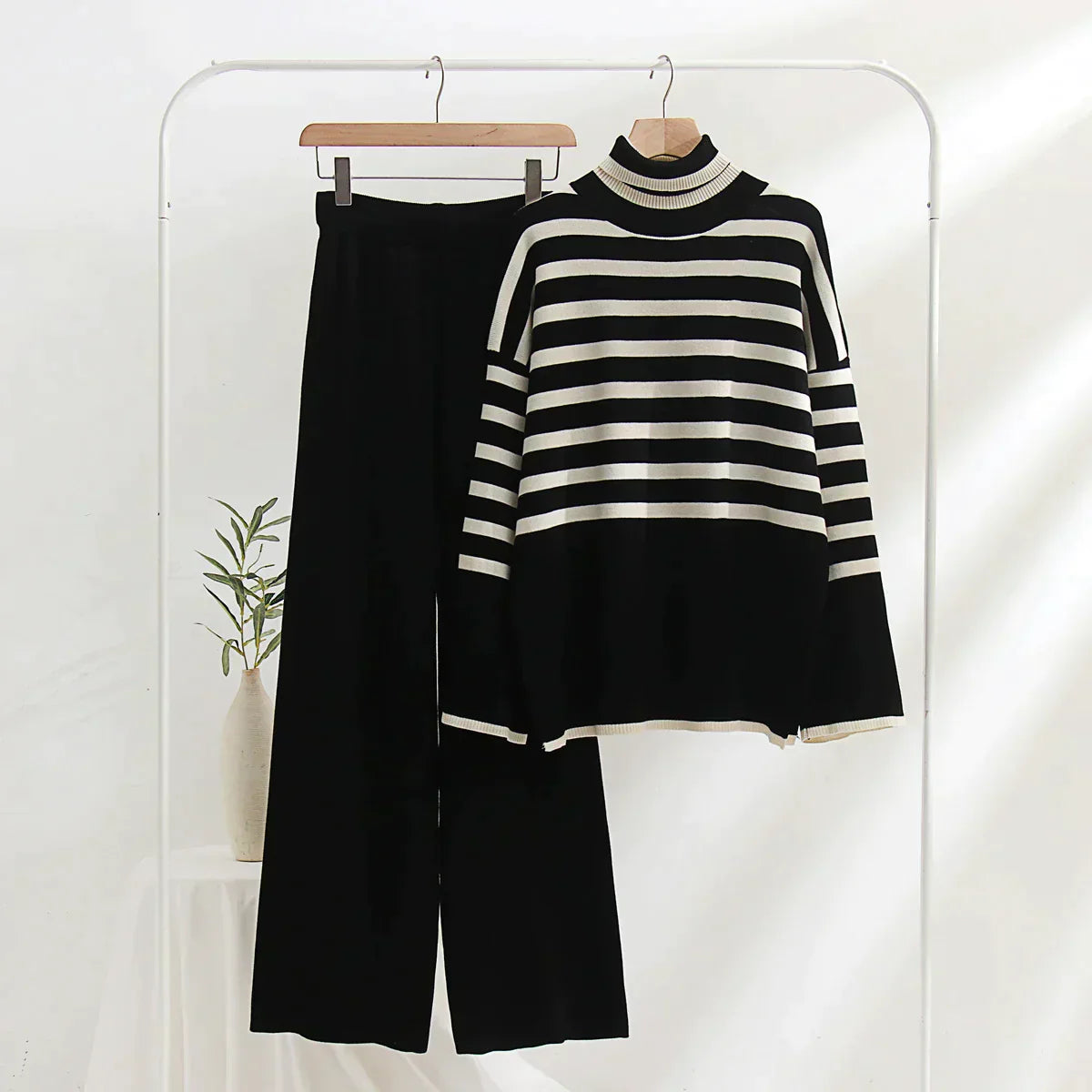 Street-wave Winter Striped Knit Set For Women Cozy Yet Elegant Comfort And Style