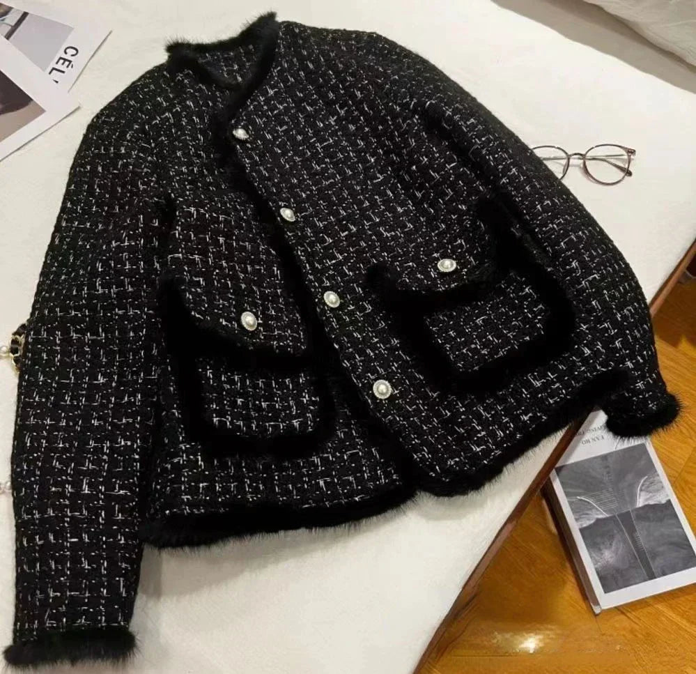 Street-Wave Belted Wool Coat For Women Elegant Warm Winter Jacket With Premium Materials