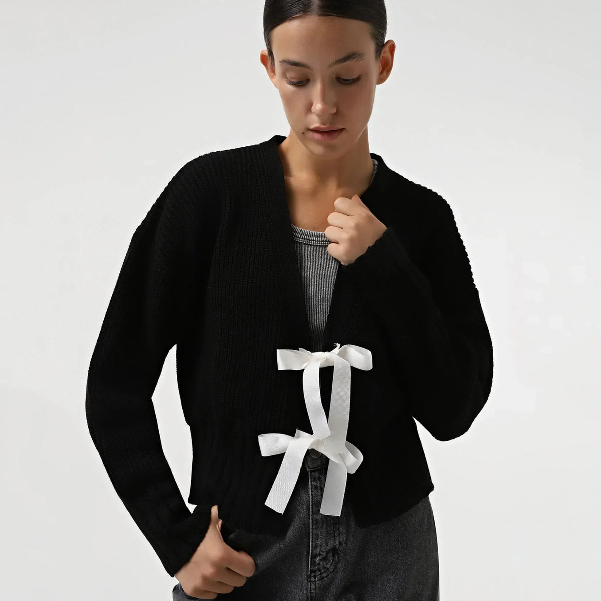 Street Wave This Beat Cardigan For Women Relaxed Comfort Elegant Bow Detail Premium Knit