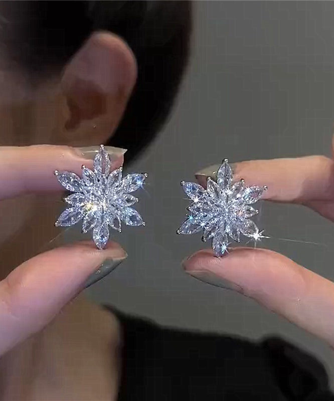 Boucles d'oreilles à tige simples en argent sterling et zircon blanc en forme de flocon de neige - Street-Wave