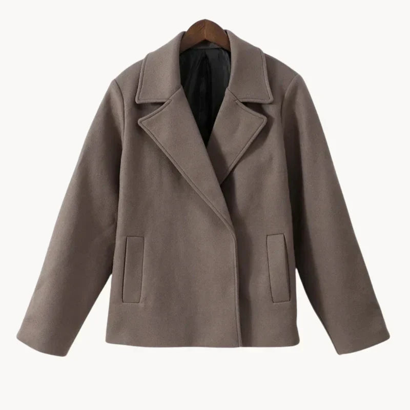 Street-Wave Women's Elegant Lapel Coat For Layering Sophisticated Outerwear For Formal And Casual Looks