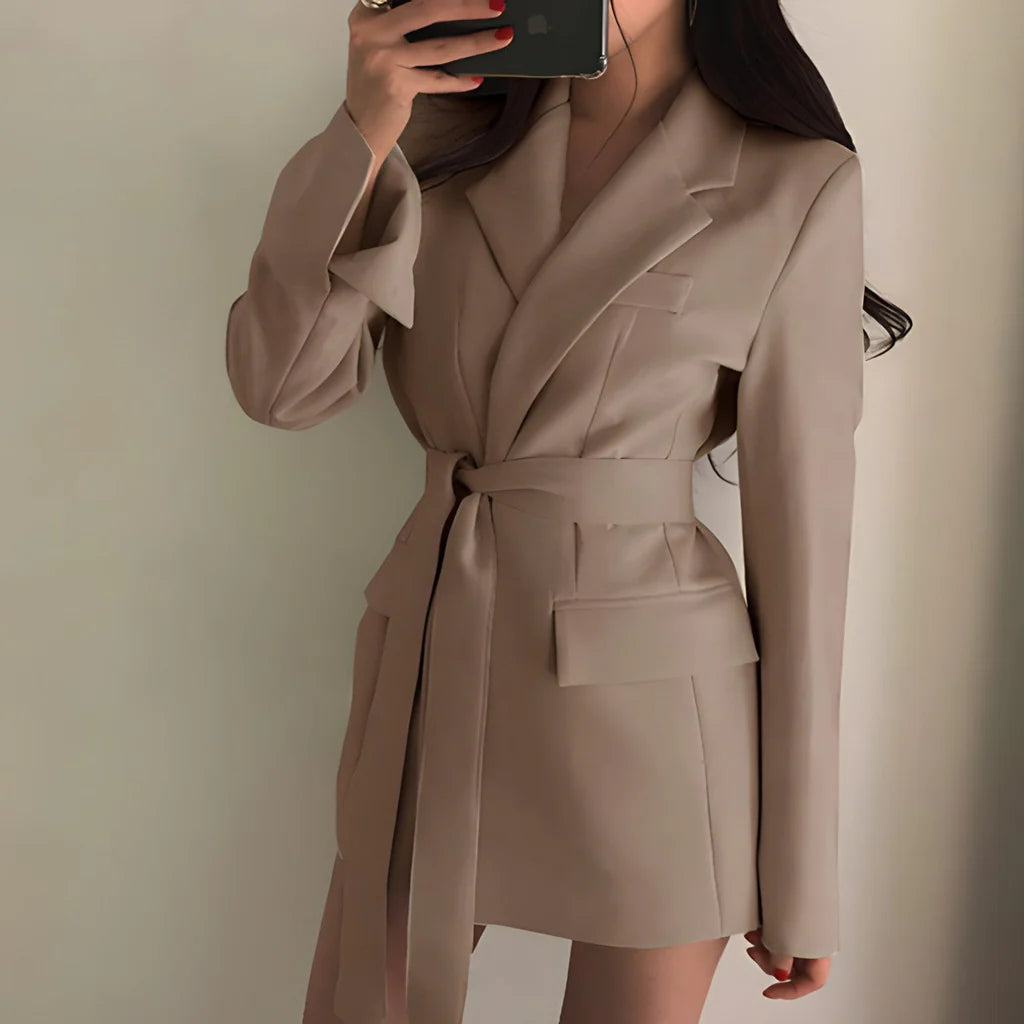 Street-Wave Belted Blazer for Women Elegant Structured Fit Cinched Waist Versatile Work to Evening