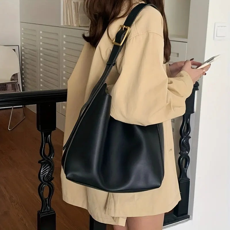 Street-Wave Aria Vegan Leather Shoulder Bag For City Living With Gold Accents