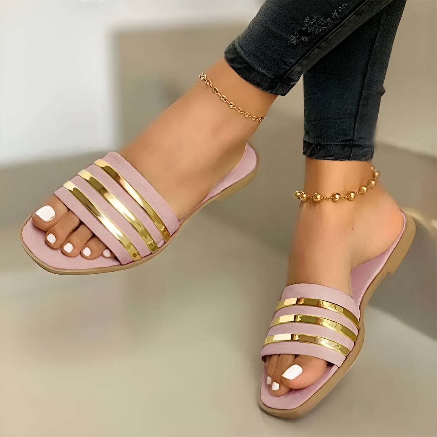 Street-Wave Womens Elegant Comfort Sandals With Gold Stripes Open Toe Slides For Everyday Luxury