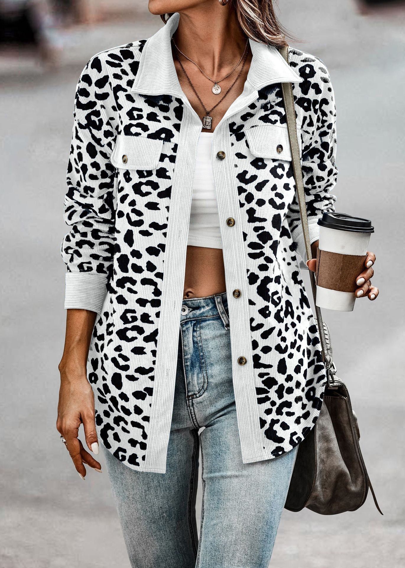 Street-Wave Leopard Print Jacket For Women Bold Chic Outerwear That Elevates Street Style