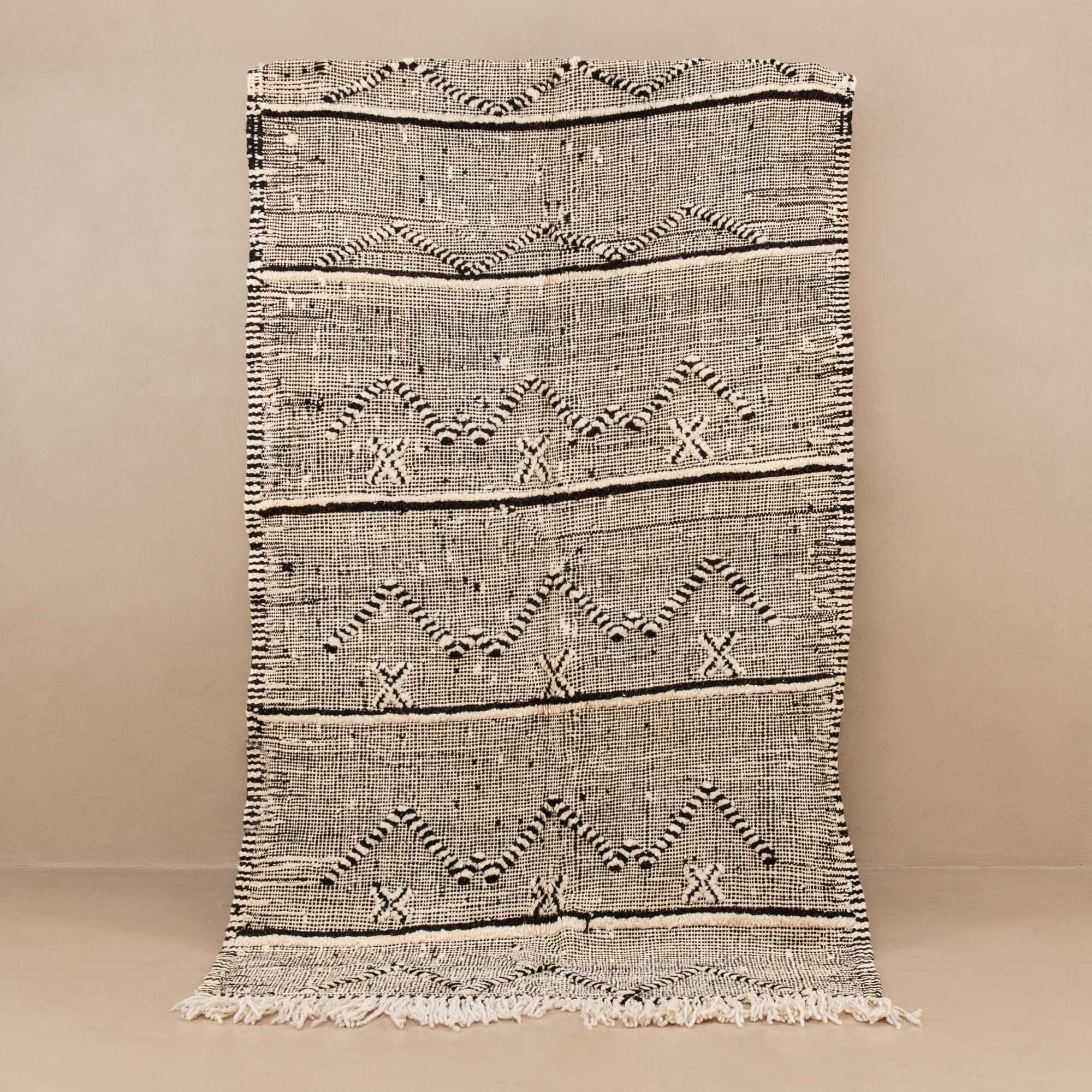 Agourai - taznakht kilim rug - Street-Wave