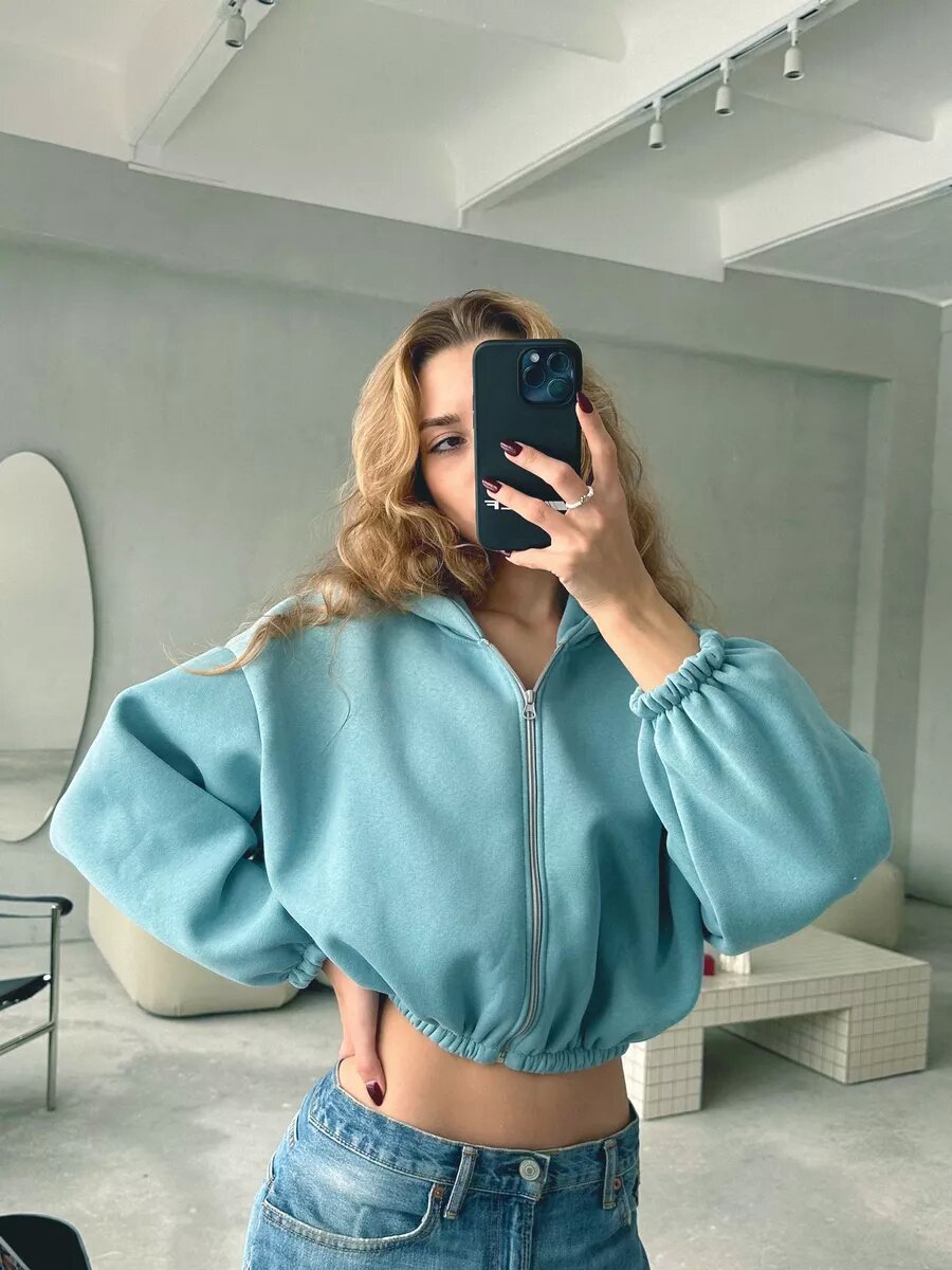 Street-wave Cropped Hoodie For Women Soft Lightweight Comfort With Hood Stylish Everyday Wear