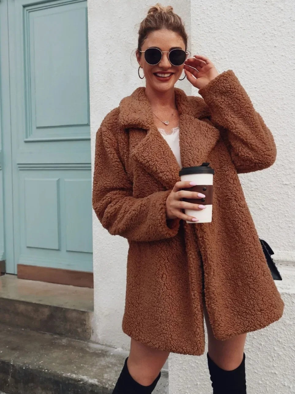 Street-Wave Teddy Plush Short Coat With Lapel Collar For Women Cozy Warmth And Effortless Style