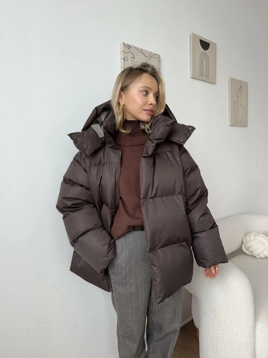Streetwave Lightweight Ladies Down Jacket Featherweight Warmth With Insulation For Cold Weather Stylish Winter Wear
