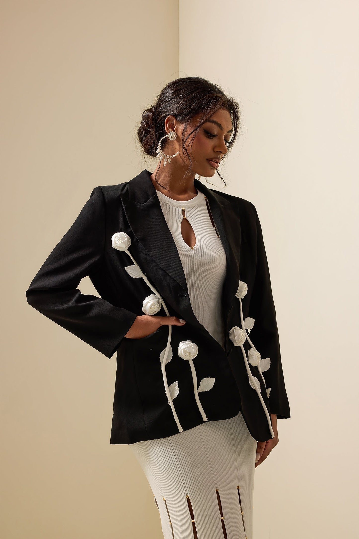 Street-Wave Black 3D Floral Blazer With Contrasting Sleeves For Professional Women