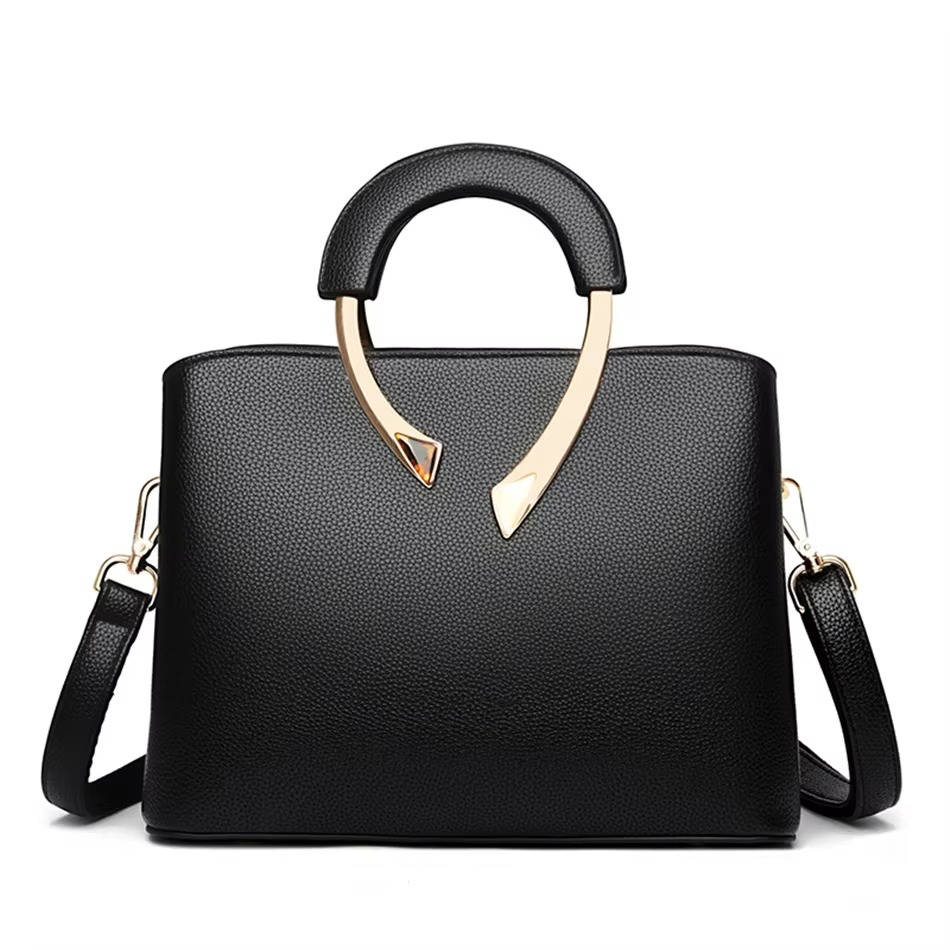 Street-Wave Pebbled Leather Handbag With Gold Metal Handle - Polished Structured Everyday Essential