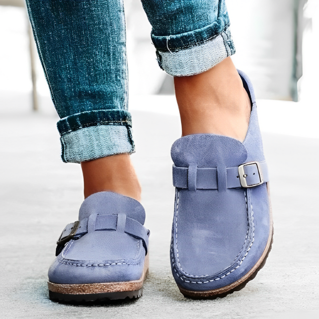 Street Wave Buckle Slippers For Men And Women With Cushioned Insole All Day Comfort Premium Moccasin Style