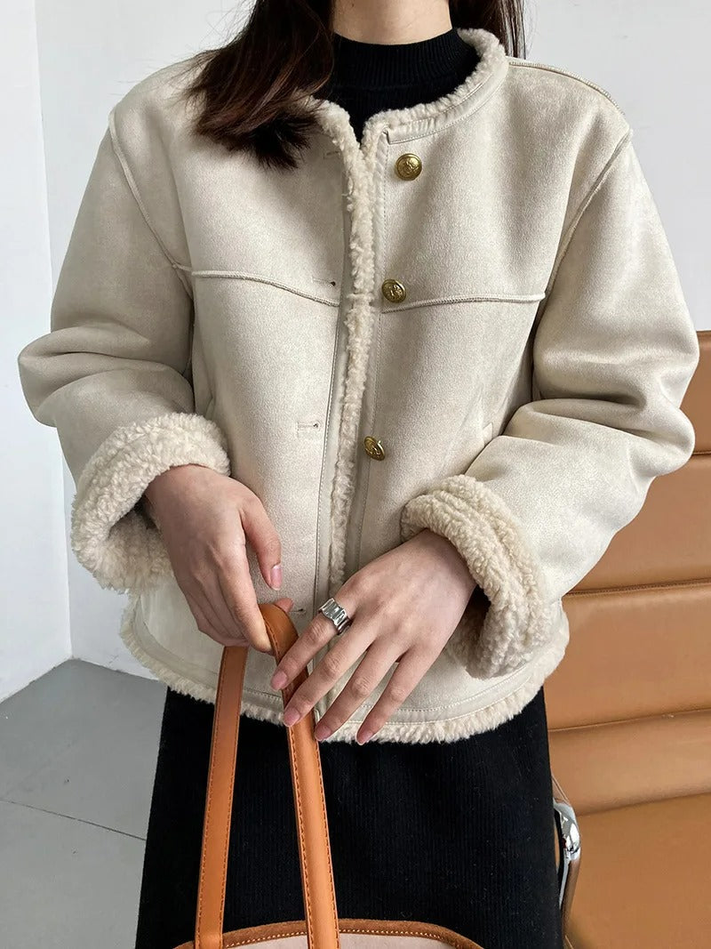 Street-wave Plush Coat for Women - Luxurious Shearling Trim for Cozy Warmth and Chic Style
