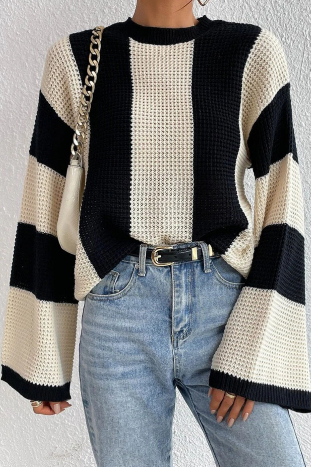 Street-Wave Contrast Stripe Bell Sleeve Knit Pullover For Fashion-Forward Women Worldwide