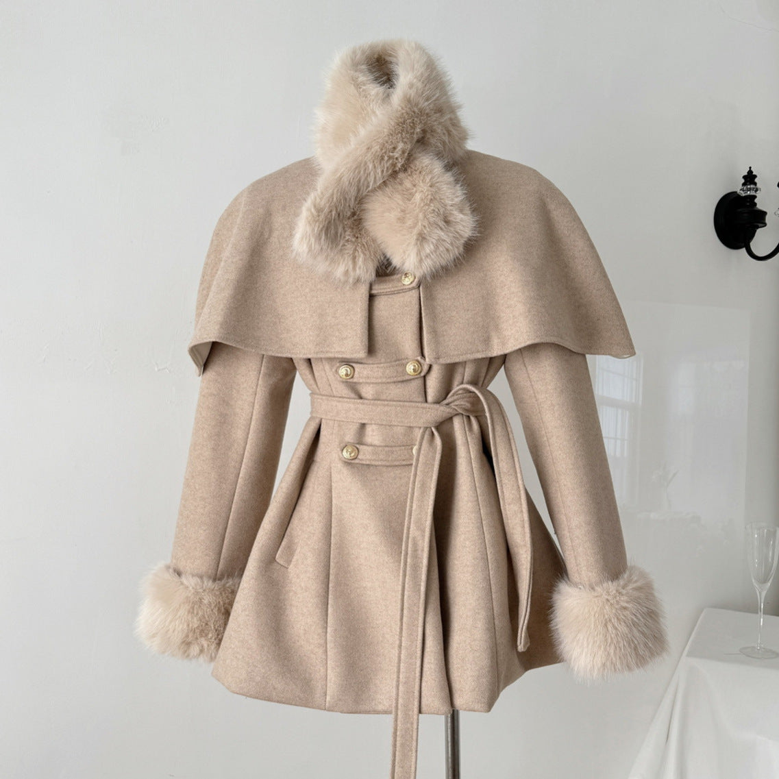 Street-Wave Women Winter Coat With Removable Collar And Fur Cuffs, Versatile Long Warmth