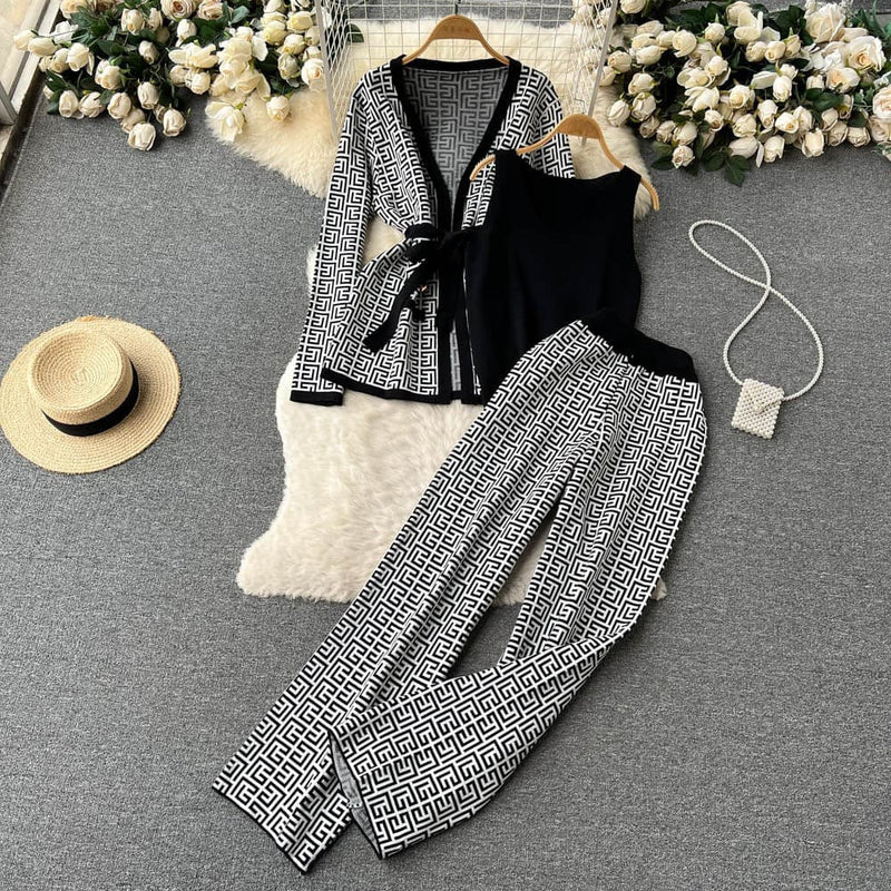 Street-wave Three-Piece Knitted Winter Set For Women, Cozy Warmth, Versatile Layering