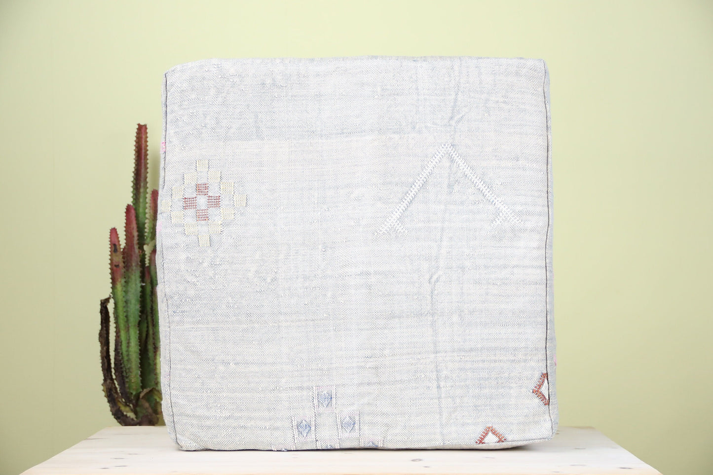 Branis Moroccan Pouf - Street-Wave