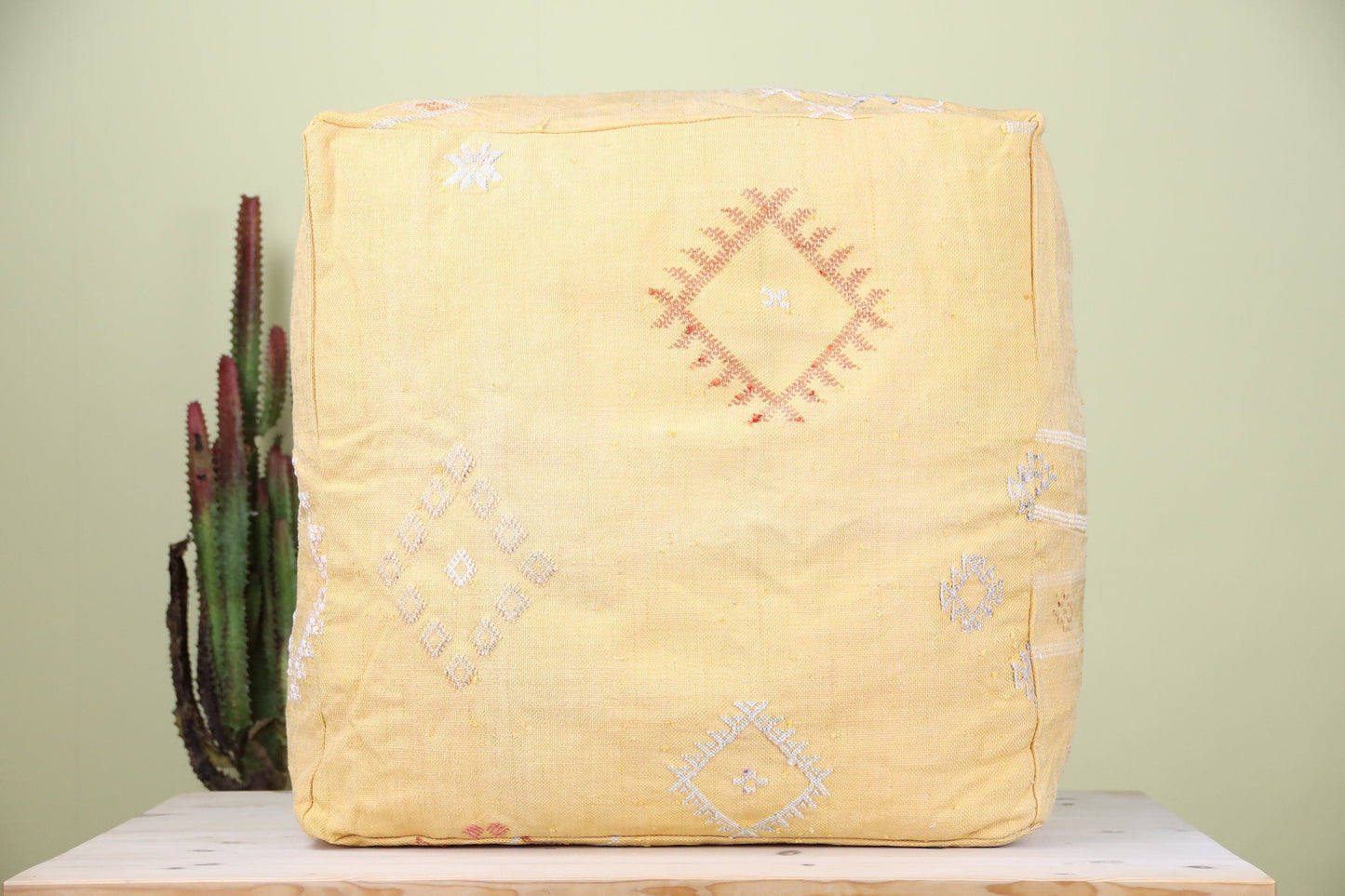 Mhend Moroccan Pouf - Street-Wave