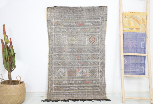 Mayus Cactus Silk Rug 3'0" X 4'7" - Street-Wave