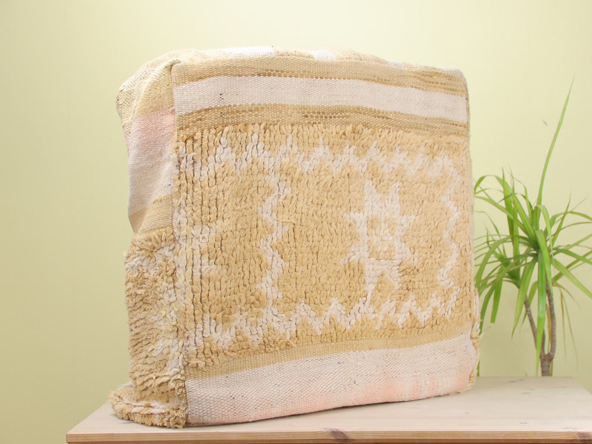 Ilyriador  Moroccan pouf - Street-Wave