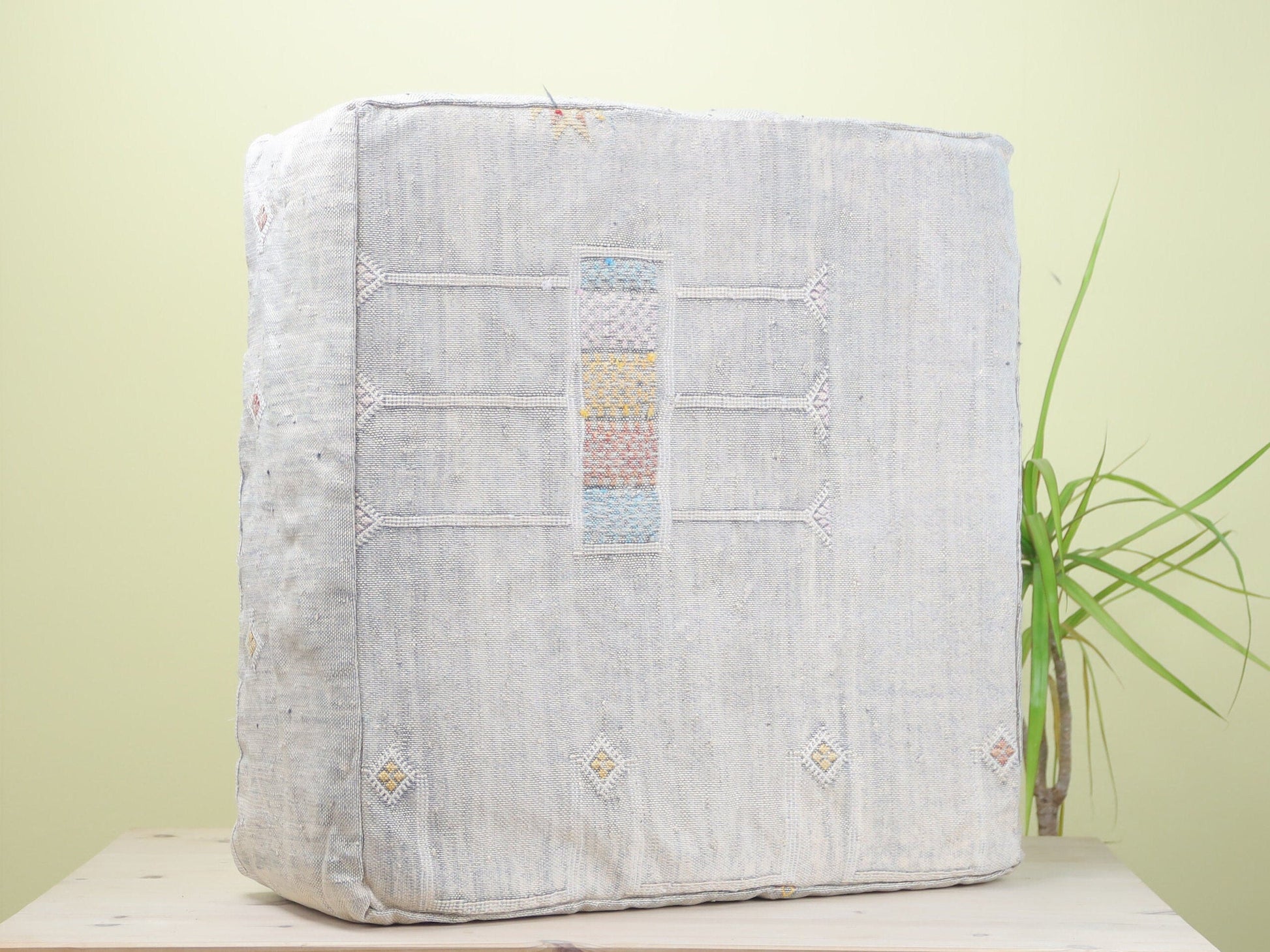 Dasil Moroccan Pouf - Street-Wave