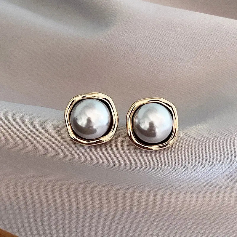 Lynn - Pearl Stud Earrings - Street-Wave