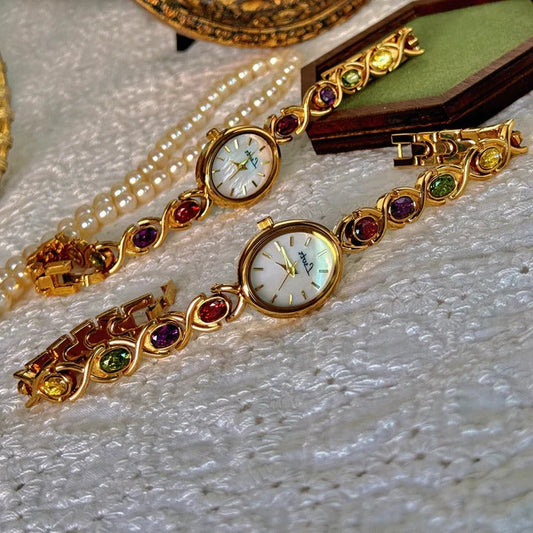 Ladies watch with gemstones and oval dial - Street-Wave