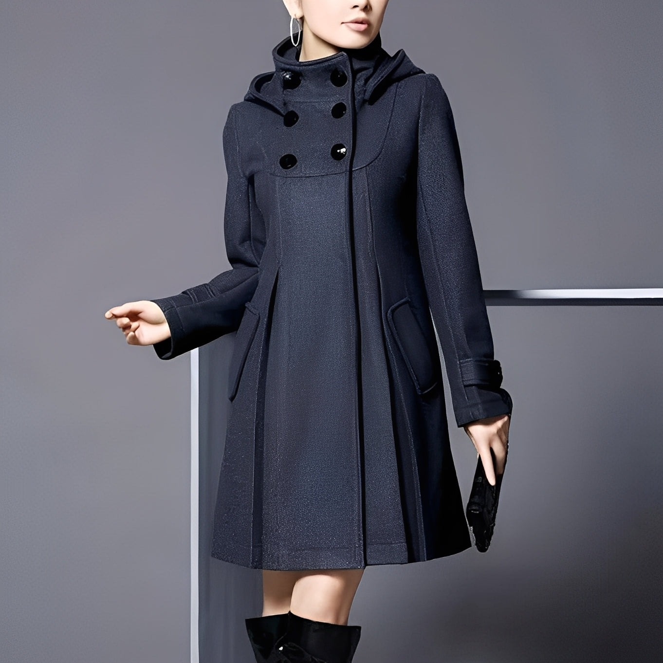 Street-Wave Hooded Coat For Women With Side Pockets Warm Comfort And Elegant Fit