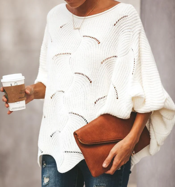 Women’s Knit Sweater – Relaxed Fit – Wool Blend – Batwing Sleeves – Scalloped Hem