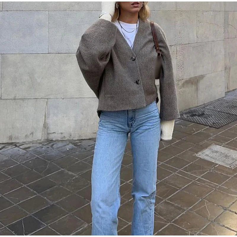Streetwave Short Jacket Minimalist Chic For Modern Women Effortless Layering Essential