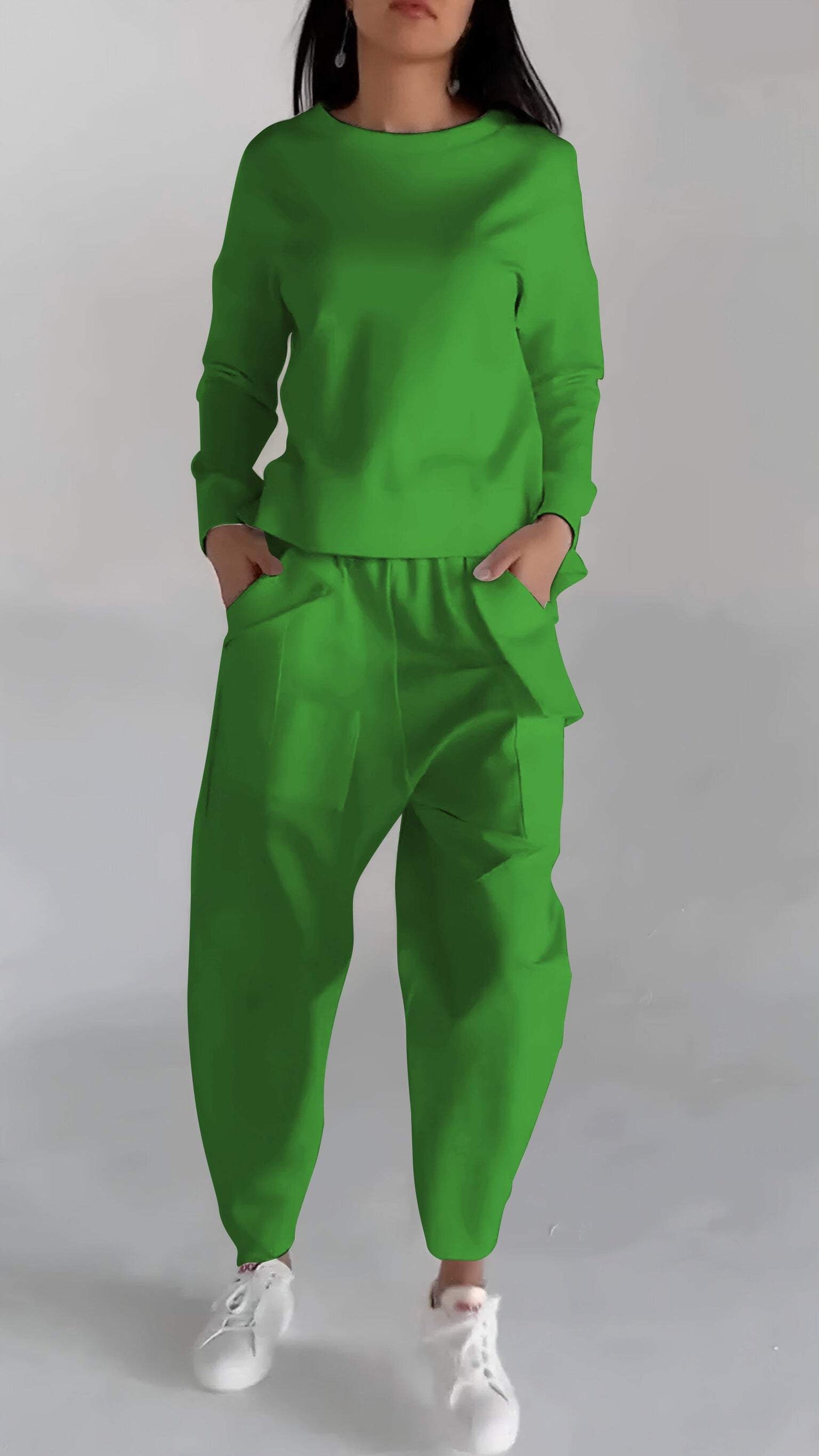 Street-wave Functional Womens Set With Lightweight Sweater Look And Pockets For Busy Urban Women