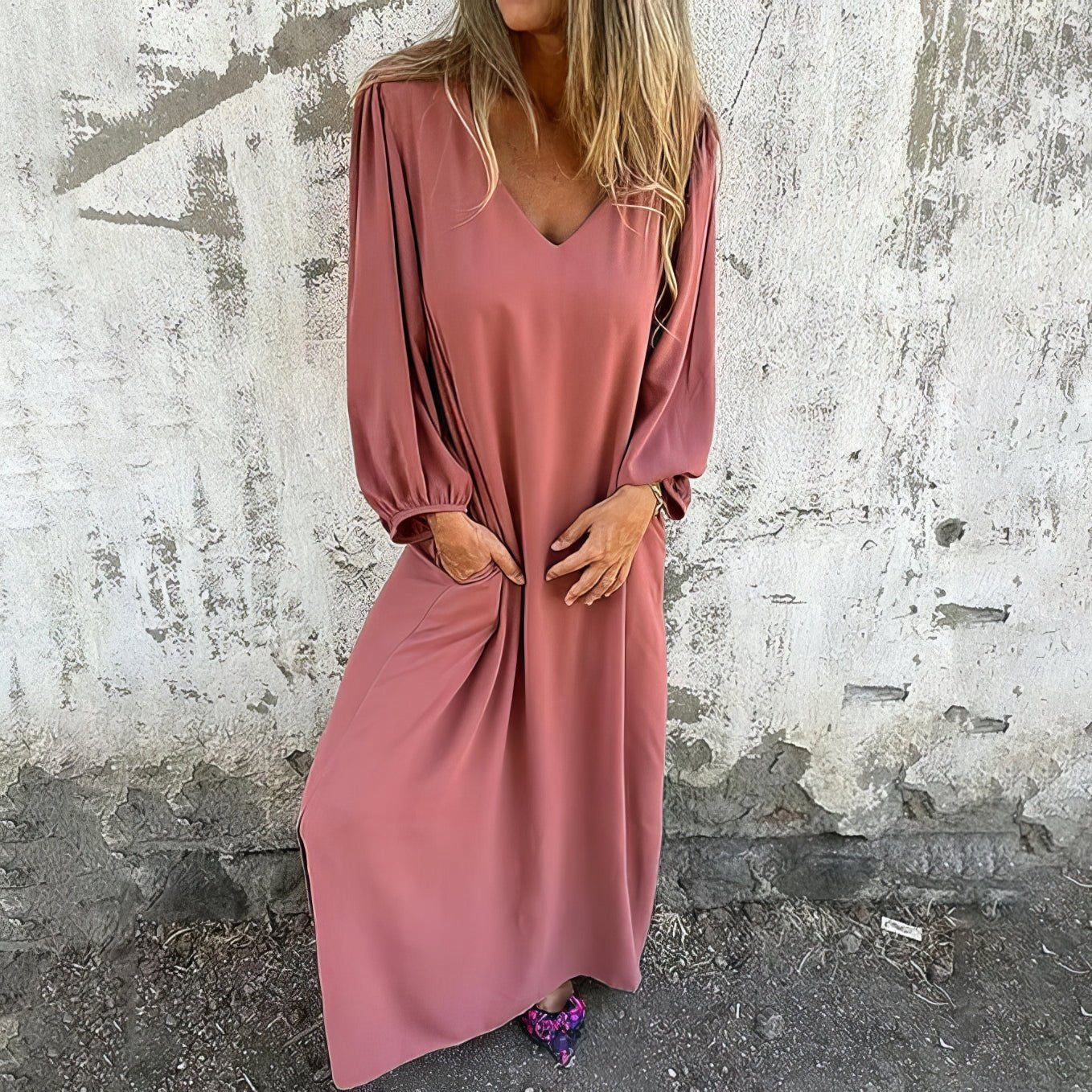 Women's Maxi Dress with Pockets and Flowing Design