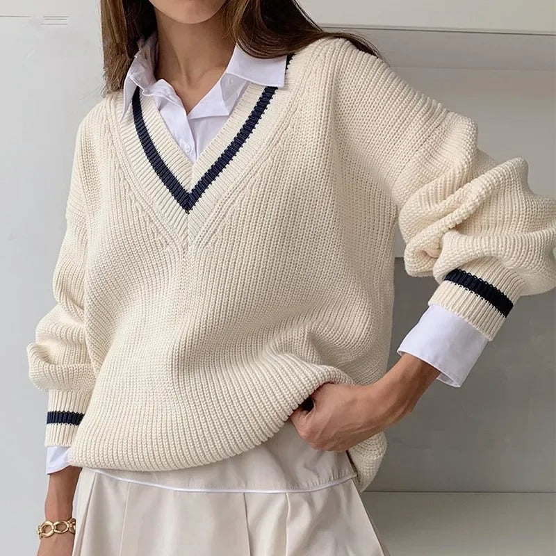 Street-wave V-Neck Knit Sweater for Women - Soft Cozy Knitwear With Refined Look