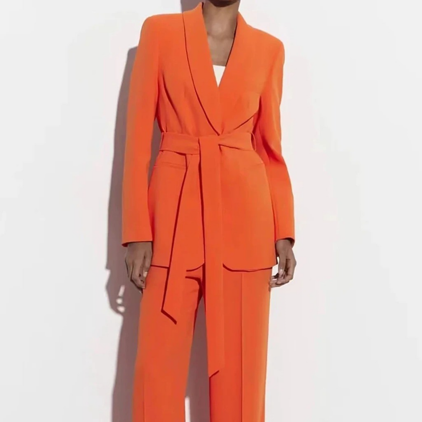 Street-Wave Red Blazer And Pants Set For Women, Elegant Premium City Suit With Belt Tie