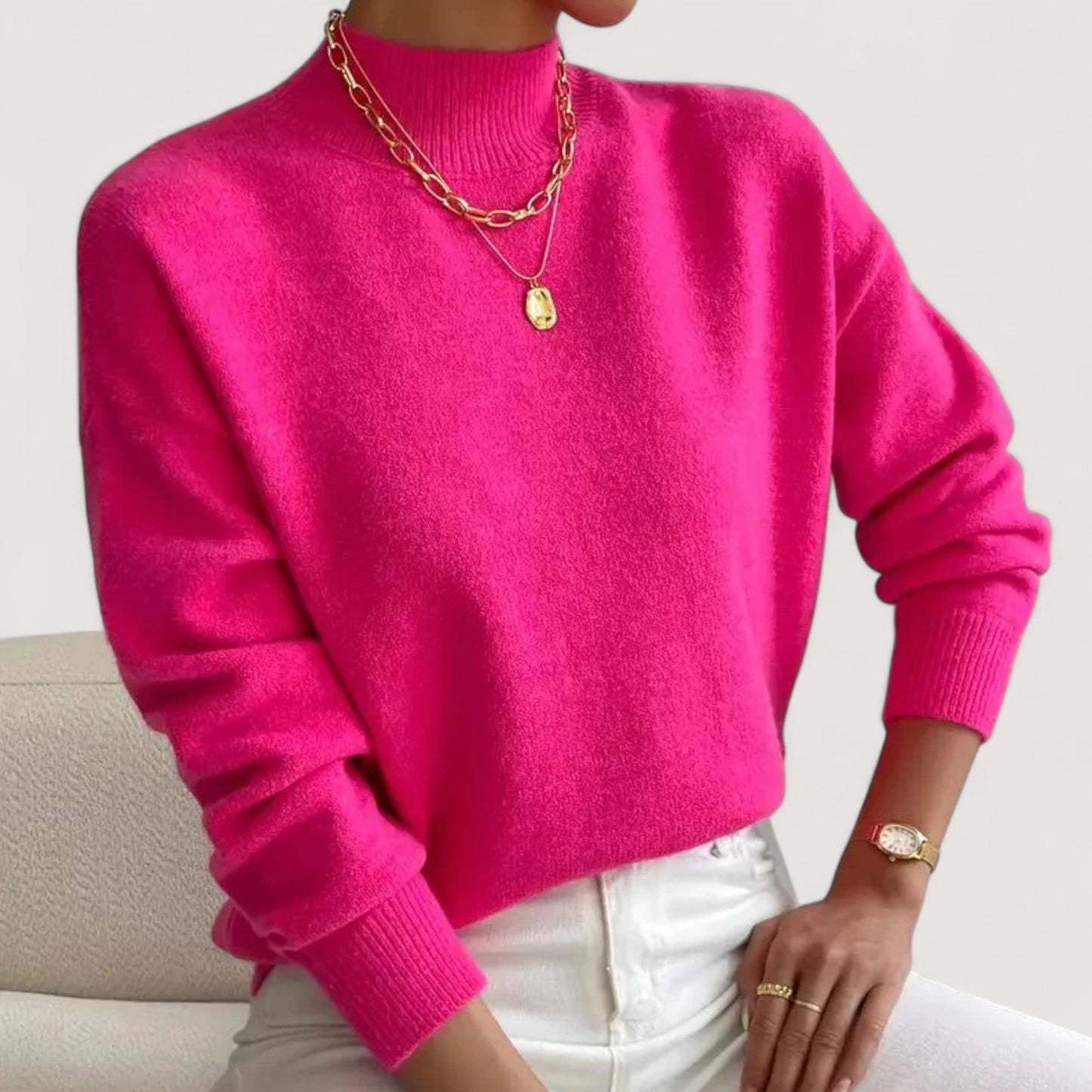 Women's Turtleneck Sweater with Fitted Design and Soft Texture