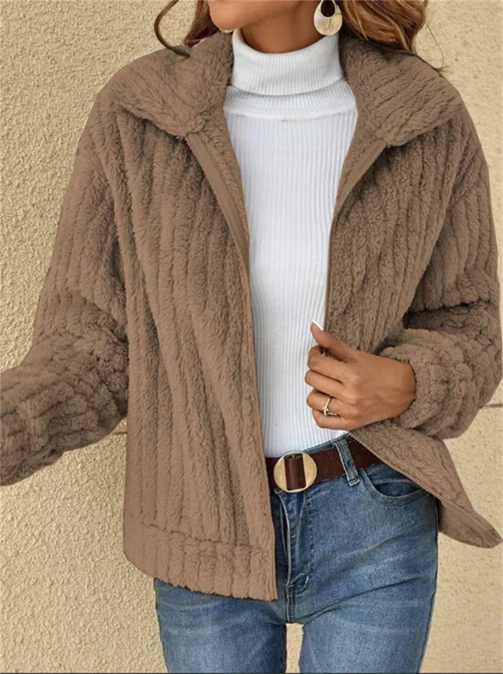 Street Wave Fleece Coat For Women Soft Plush Outerwear With Cozy Warmth And Durable Comfort