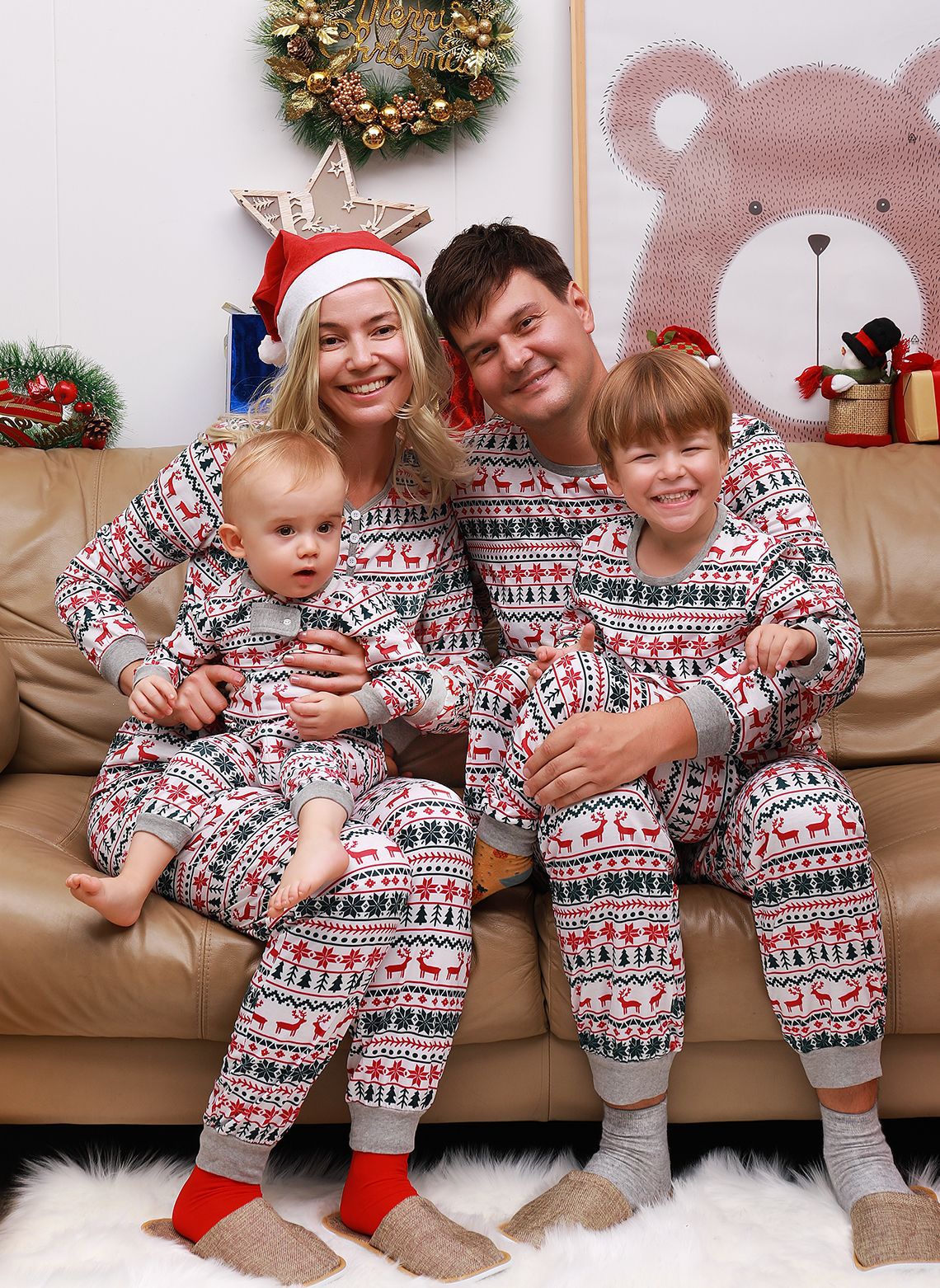 Mutual Dropshopping Family Christmas Pajamas Set In Green Snowflake Print
