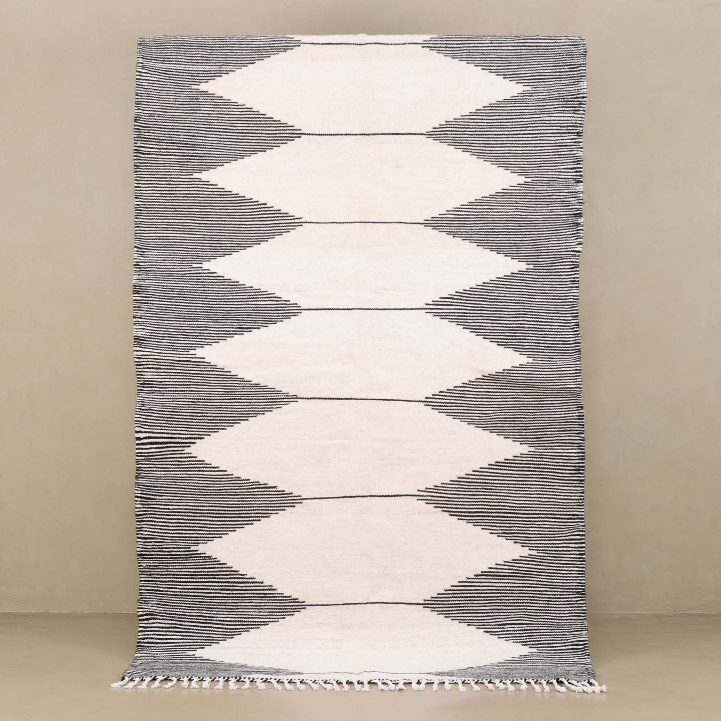 Sodassi - taznakht kilim rug - Street-Wave