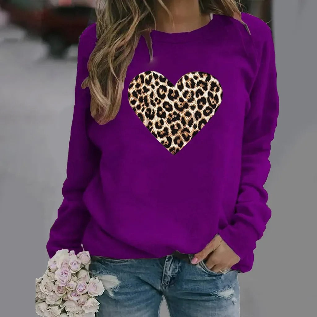 Street-Wave Leopard Print Heart Sweatshirt for Women Cozy Cotton Blend Crewneck Sweater
