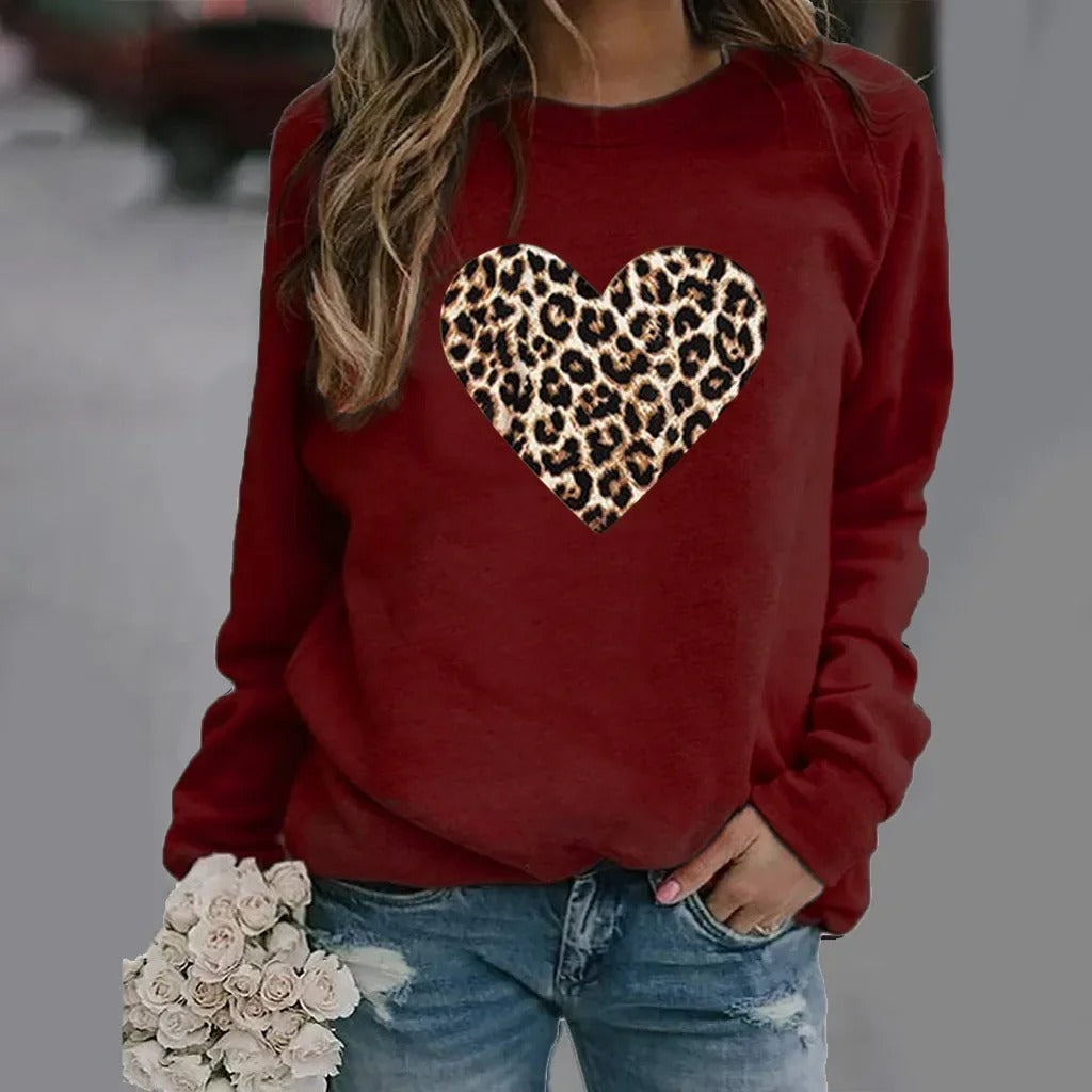 Street-Wave Leopard Print Heart Sweatshirt for Women Cozy Cotton Blend Crewneck Sweater