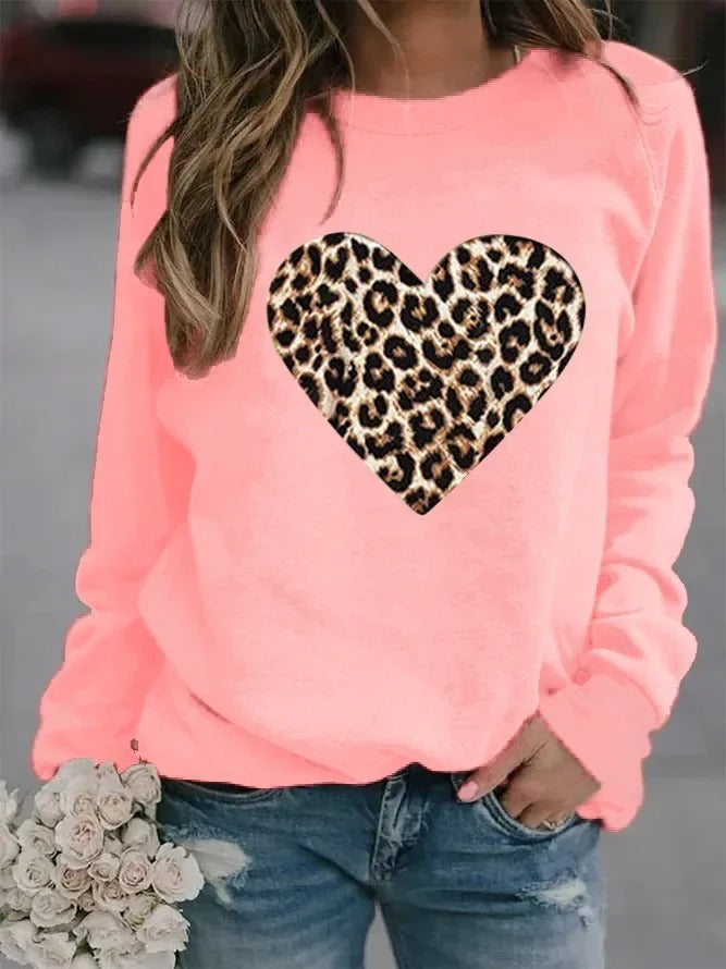 Street-Wave Leopard Print Heart Sweatshirt for Women Cozy Cotton Blend Crewneck Sweater
