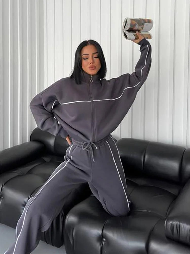 Street-wave Womens Two-Piece Knit Set With Cozy Oversized Pullover And Ribbed Joggers