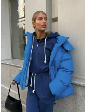 Street-Wave Short Puffer Jacket For Women With Hood Cozy Warmth Stylish Fit Everyday Winter Ready