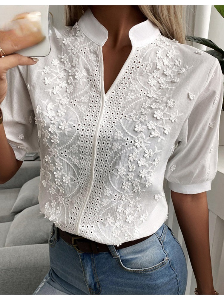 Street-Wave Floral Embroidered White Blouse For Women Elegant Timeless Design Comfortable Fit