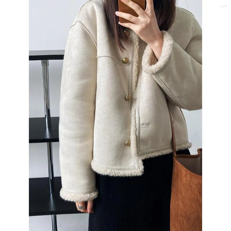Street-wave Soft Lambswool Jacket For Cold Weather Comfort And Timeless Style For Urban Lovers